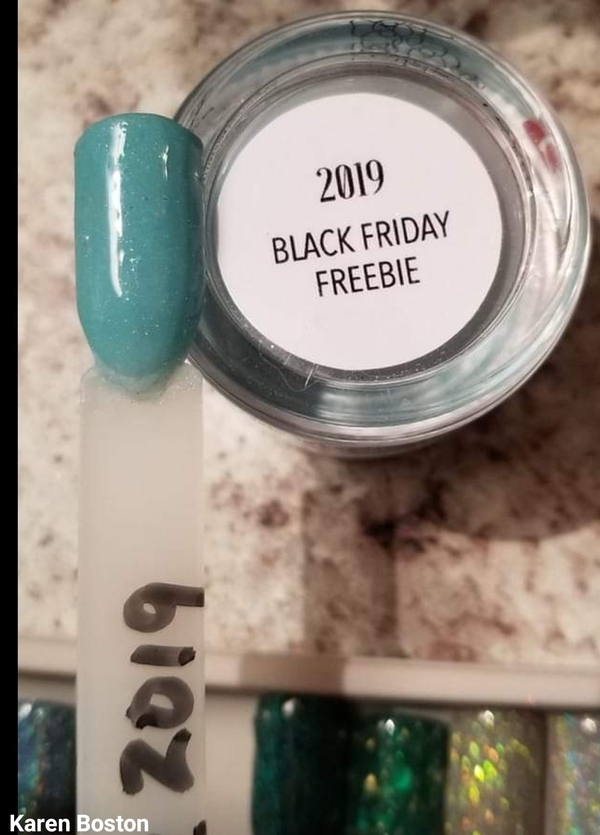 Nail polish swatch / manicure of shade Revel 2019 Black Friday Freebie