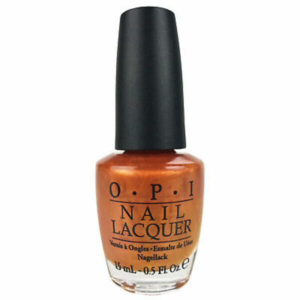 Nail polish swatch / manicure of shade OPI Clubbing til Sunrise