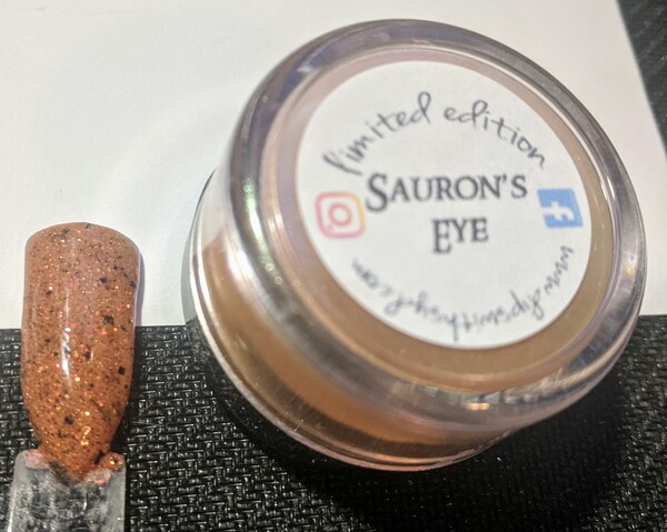 Nail polish swatch / manicure of shade Dips With Syd Sauron's Eye