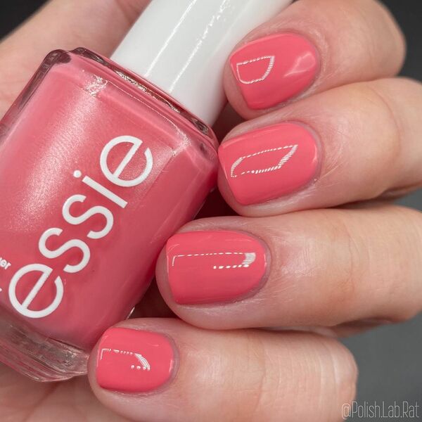 Nail polish swatch / manicure of shade essie Throw in the Towel
