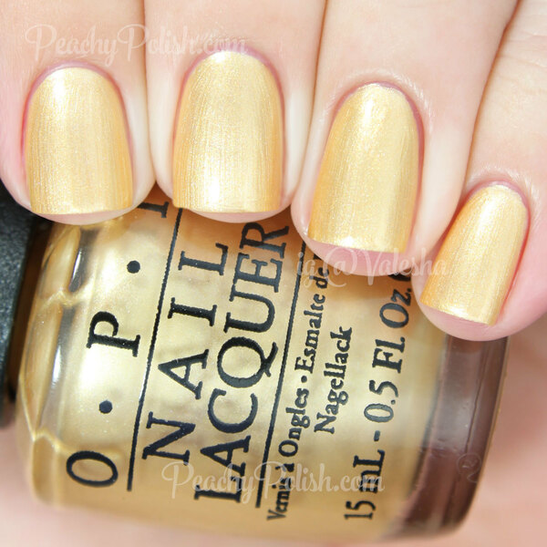 Nail polish swatch / manicure of shade OPI Rollin’ in Cashmere