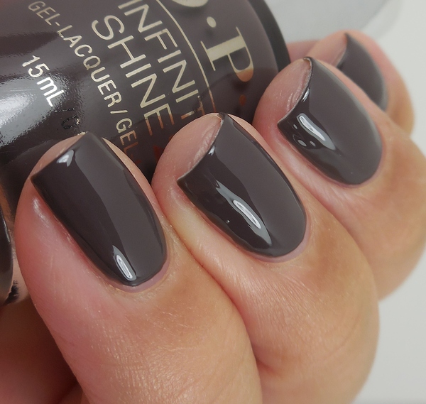 Nail polish swatch / manicure of shade OPI Krona-logical Order