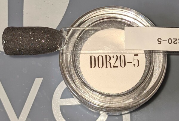 Nail polish swatch / manicure of shade Revel DOR20-5