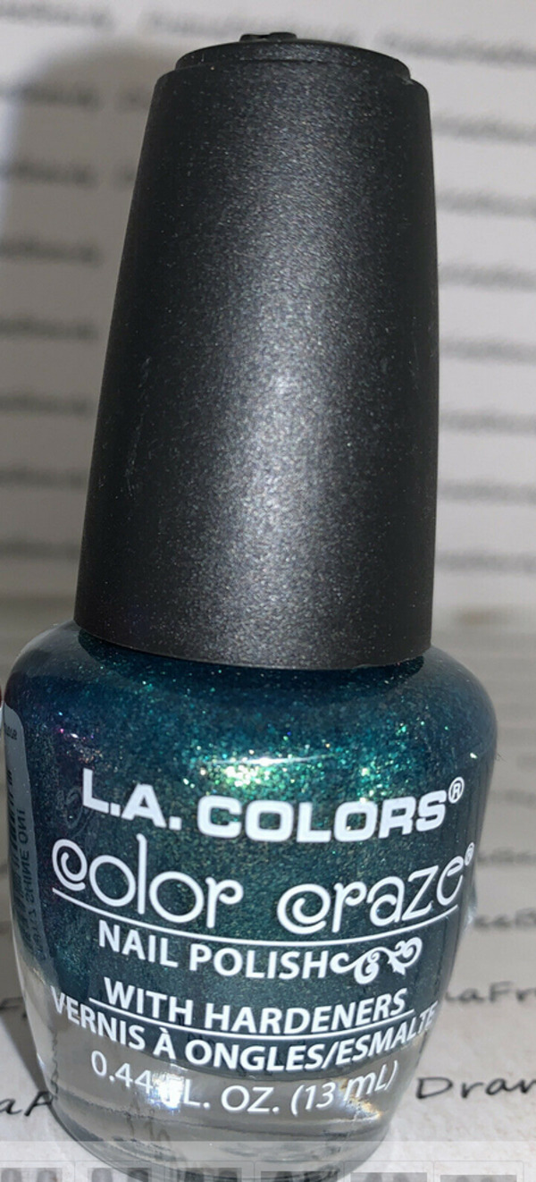 Nail polish swatch / manicure of shade L.A. Colors Mermaid Tale