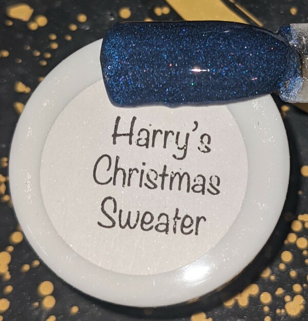 Nail polish swatch / manicure of shade Wicked Dips Harry's Weasley Christmas Sweater
