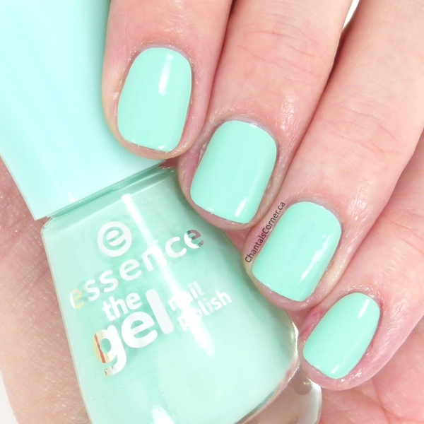 Nail polish swatch / manicure of shade essence Play With My Mint