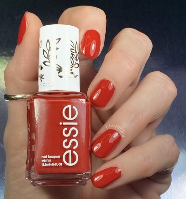 Nail polish swatch / manicure of shade essie Tug at the harpstrings