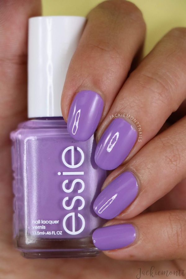 Nail polish swatch / manicure of shade essie Worth the tassle