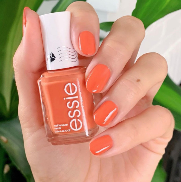 Nail polish swatch / manicure of shade essie Madrid it for the 'gram