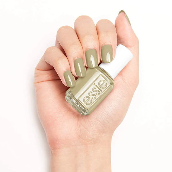 Nail polish swatch / manicure of shade essie Cacti on the prize