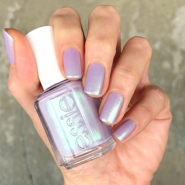 Nail polish swatch / manicure of shade essie Tiers of joy