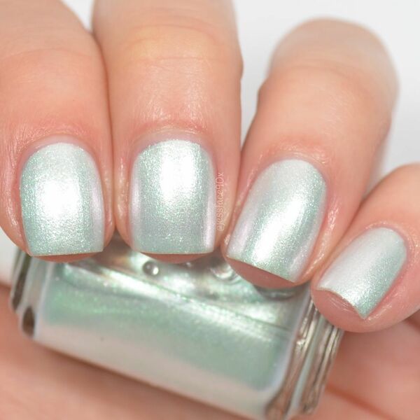 Nail polish swatch / manicure of shade essie At sea level