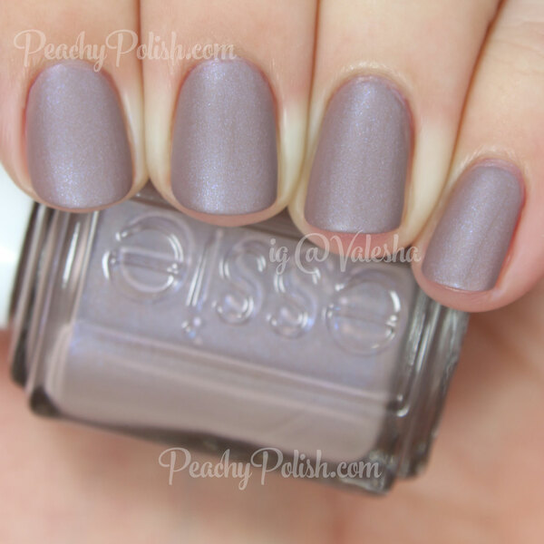 Nail polish swatch / manicure of shade essie Comfy in cashmere