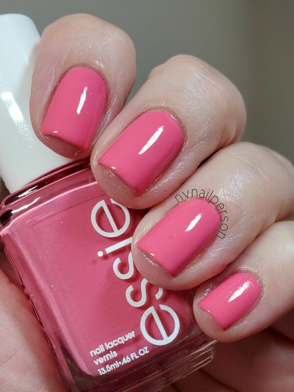 Nail polish swatch / manicure of shade essie Blossoms n' besties