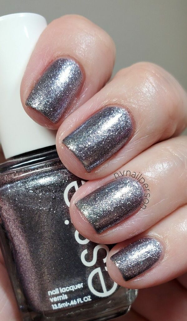 Nail polish swatch / manicure of shade essie Spells trouble