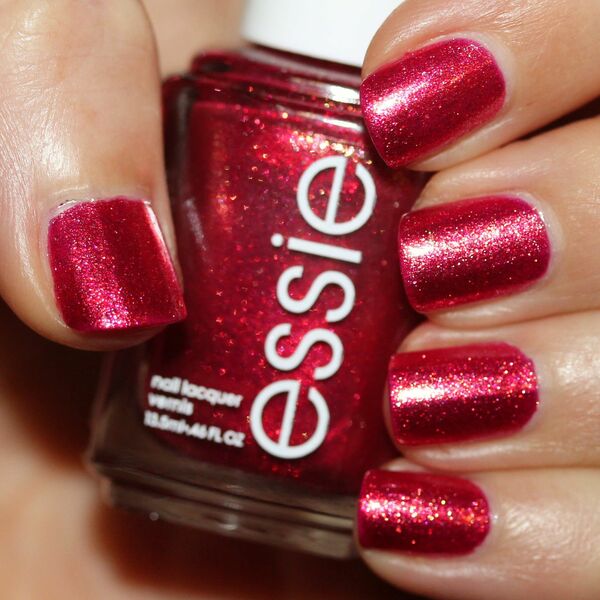 Nail polish swatch / manicure of shade essie In a gingersnap