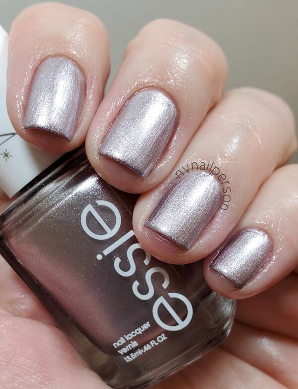 Nail polish swatch / manicure of shade essie Out of this world