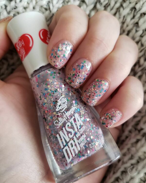 Nail polish swatch / manicure of shade Sally Hansen Tutti Fruitti