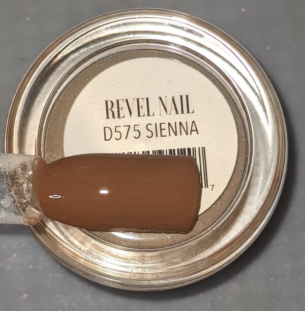 Nail polish swatch / manicure of shade Revel Sienna