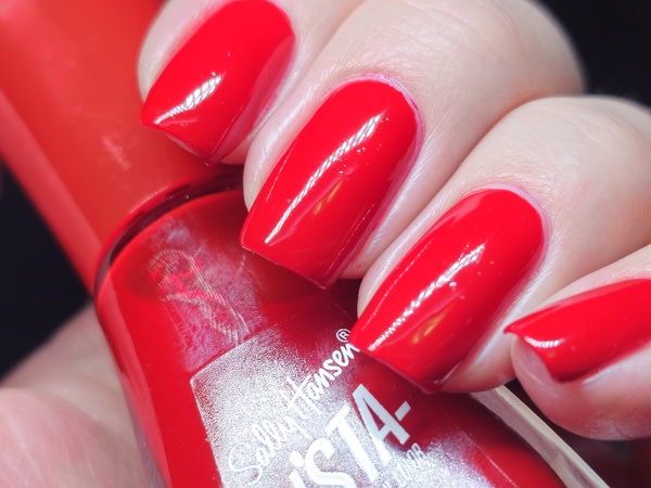 Nail polish swatch / manicure of shade Sally Hansen ASAP Apple