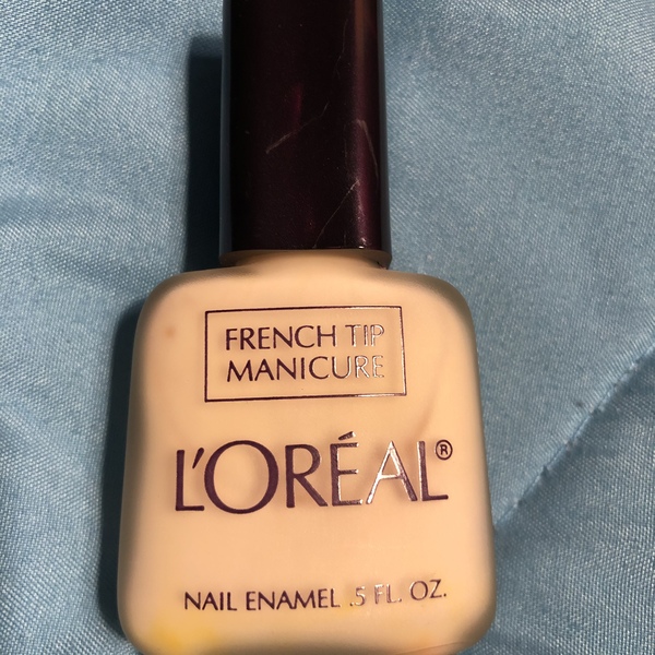 Nail polish swatch / manicure of shade L'Oréal French Tip White