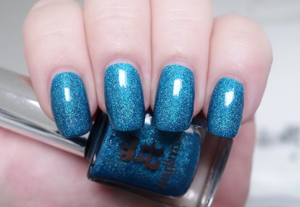 Nail polish swatch / manicure of shade A England Puck a Fairy
