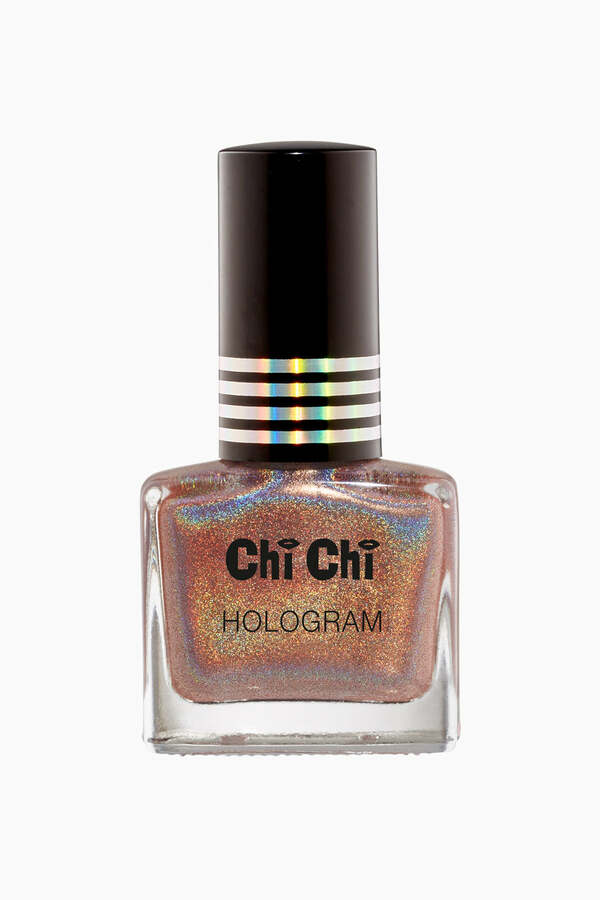 Nail polish swatch / manicure of shade Chi Chi Gold Hologram