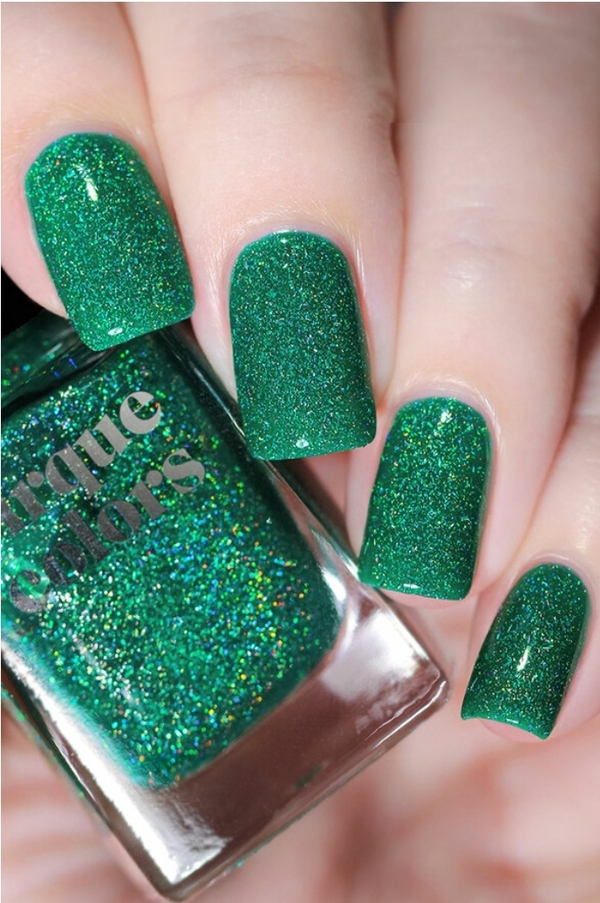 Nail polish swatch / manicure of shade Cirque Colors Emerald