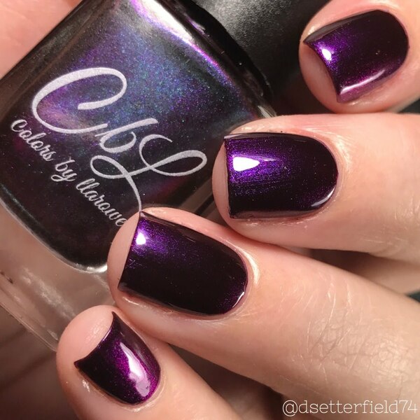 Nail polish swatch / manicure of shade Colors by Llarowe Shifty Character