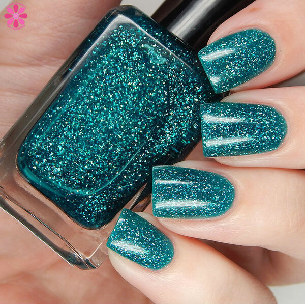 Nail polish swatch / manicure of shade Darling Diva Ajaxed