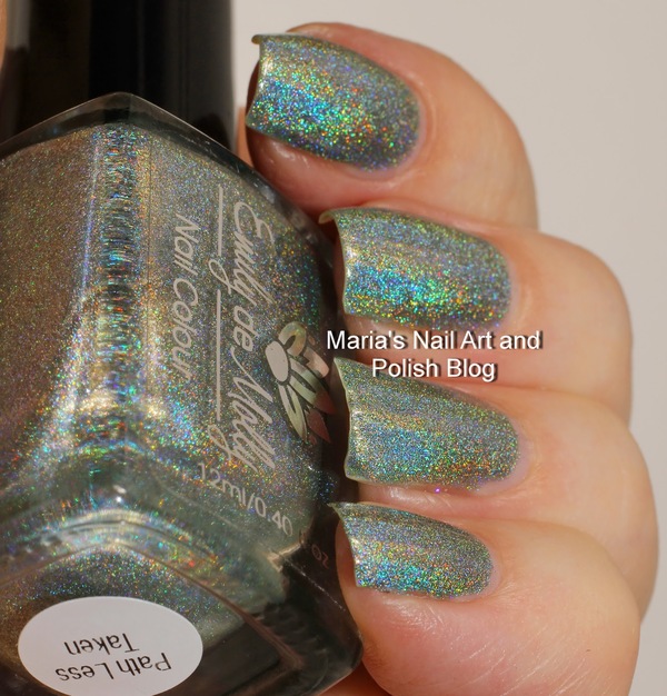 Nail polish swatch / manicure of shade Emily de Molly Path Less Taken