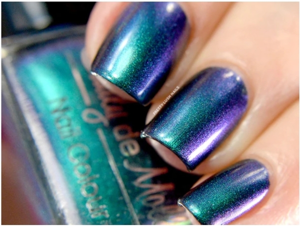 Nail polish swatch / manicure of shade Emily de Molly Shallow Depths