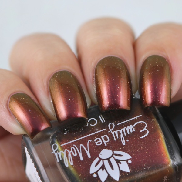 Nail polish swatch / manicure of shade Emily de Molly The Descent