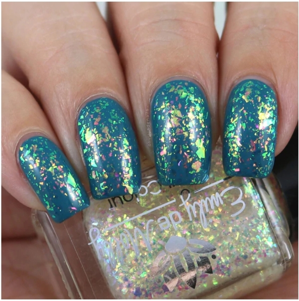 Nail polish swatch / manicure of shade Emily de Molly Colour Theory