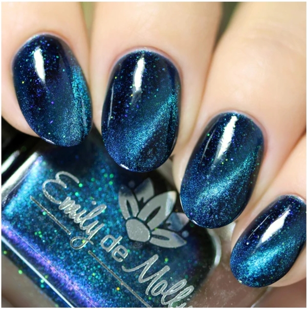 Nail polish swatch / manicure of shade Emily de Molly Seventh Seal