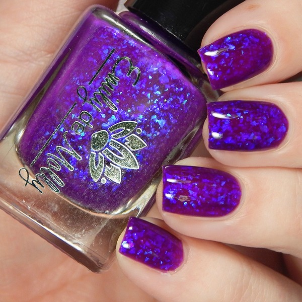 Nail polish swatch / manicure of shade Emily de Molly Grace and Glory