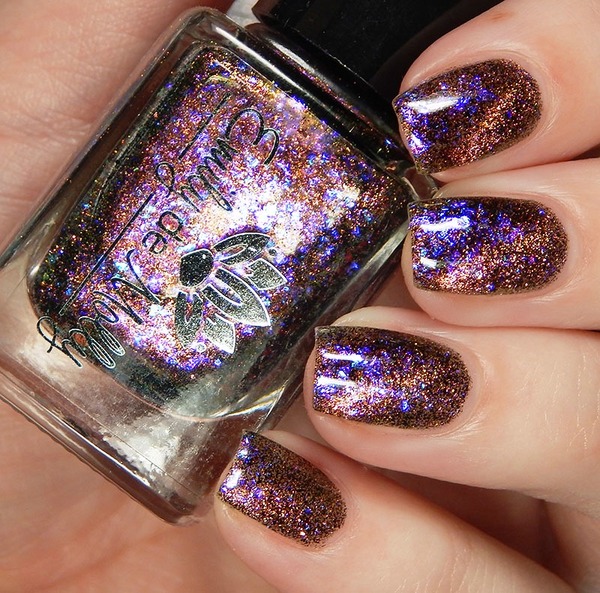 Nail polish swatch / manicure of shade Emily de Molly Phoenix Flight