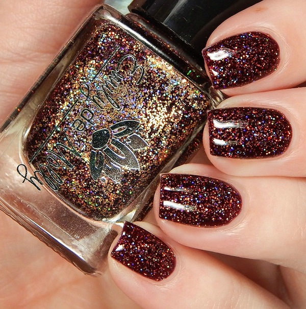 Nail polish swatch / manicure of shade Emily de Molly Gravity Drive