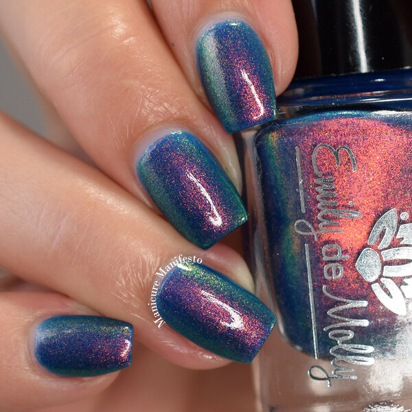 Nail polish swatch / manicure of shade Emily de Molly Stuck in the Clouds