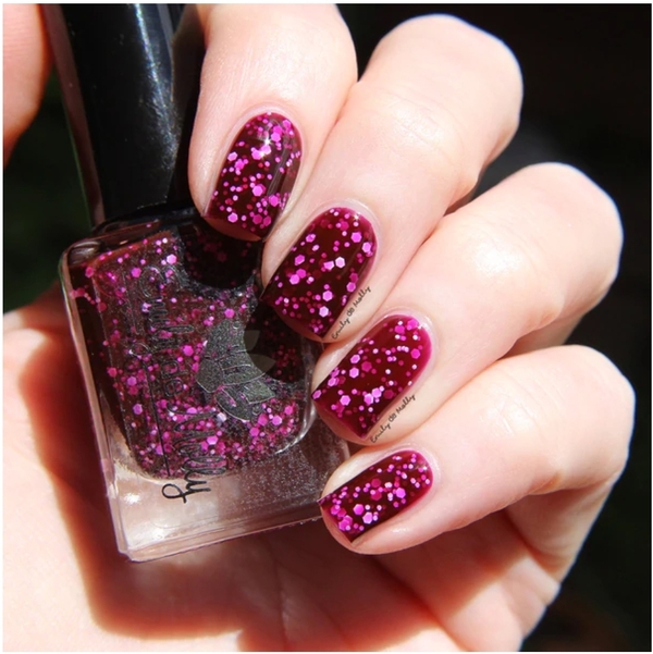 Nail polish swatch / manicure of shade Emily de Molly 4th Chamber