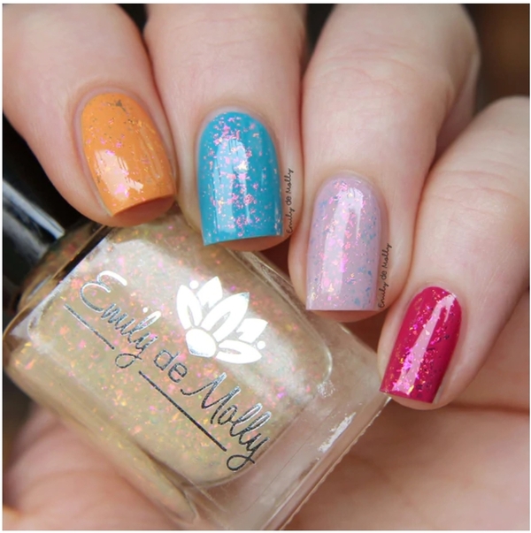 Nail polish swatch / manicure of shade Emily de Molly Finishing Move