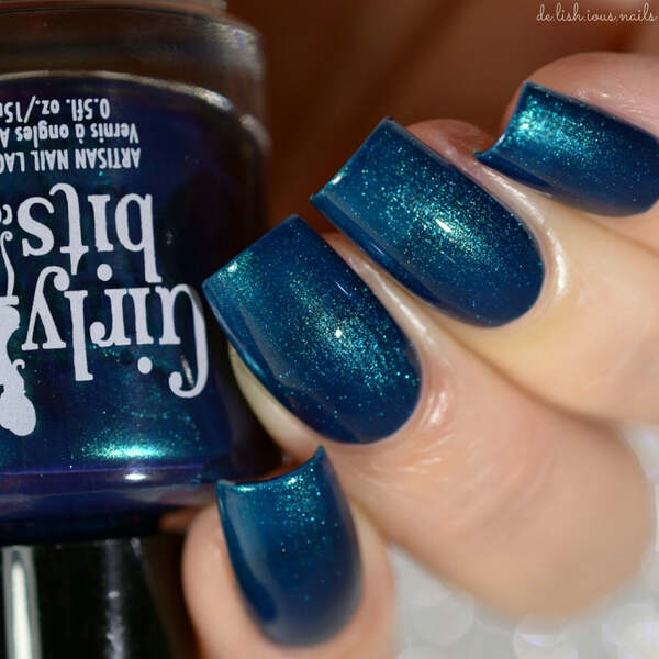 Nail polish swatch / manicure of shade Girly Bits Phrasing