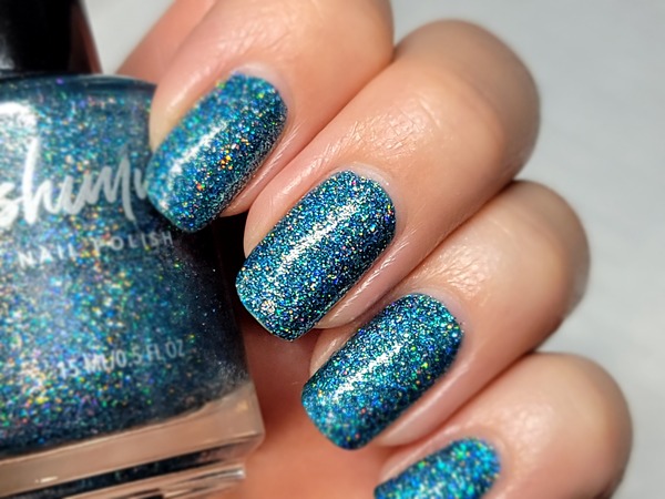 Nail polish swatch / manicure of shade KBShimmer Set in Ocean