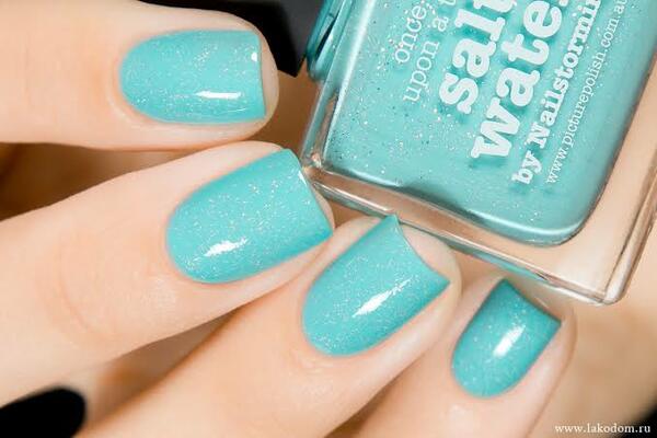 Nail polish swatch / manicure of shade piCture pOlish Salt Water