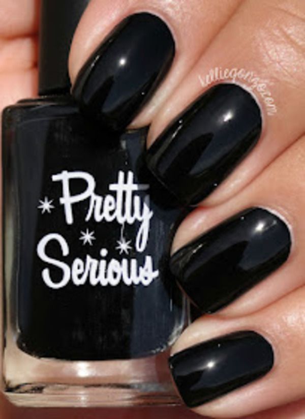 Nail polish swatch / manicure of shade Pretty Serious Absence