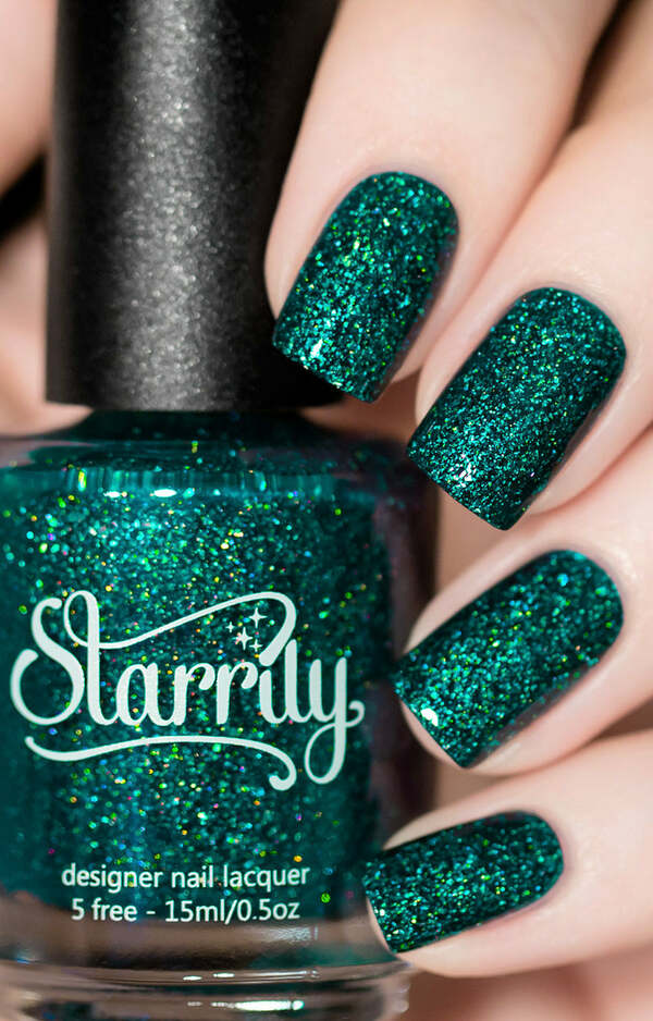 Nail polish swatch / manicure of shade Starrily Everest