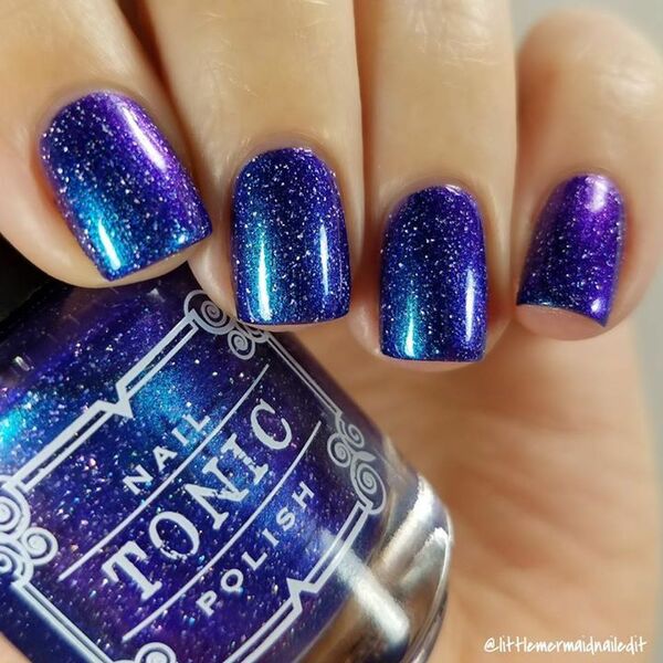 Nail polish swatch / manicure of shade Tonic Polish Quasi Stellar