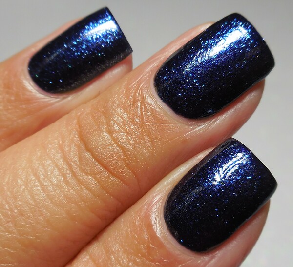 Nail polish swatch / manicure of shade Zoya Meredith