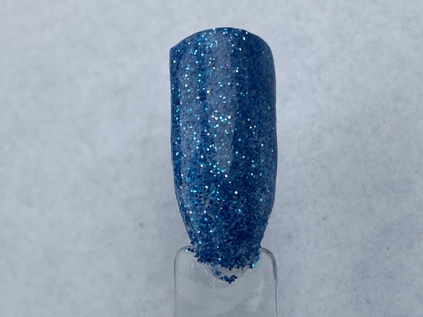 Nail polish swatch / manicure of shade Dipwell GL-42