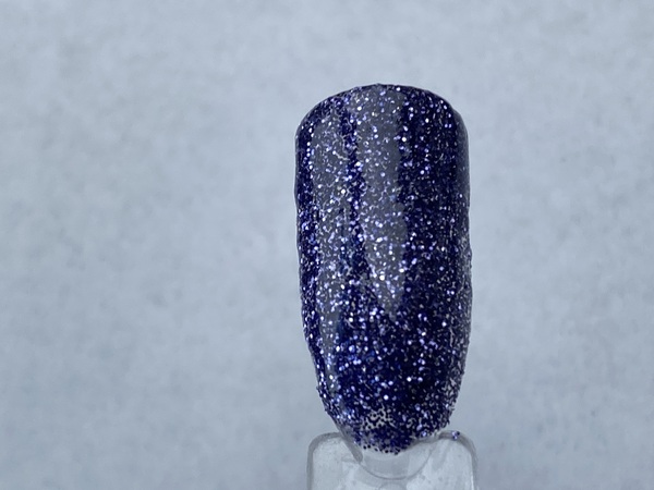 Nail polish swatch / manicure of shade Igel Jam Session